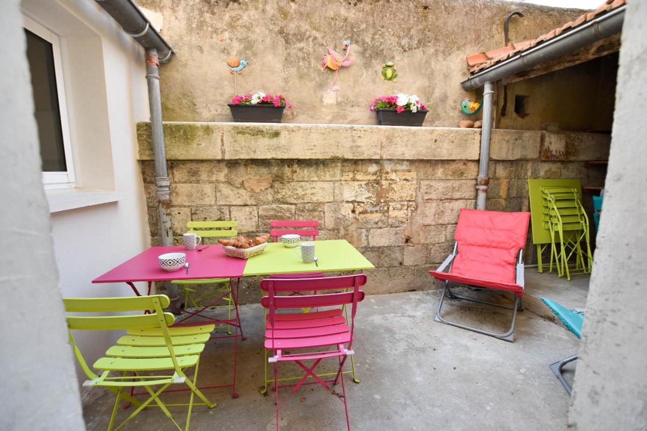 Felibrige - Clim - Cour Villa Arles Kültér fotó